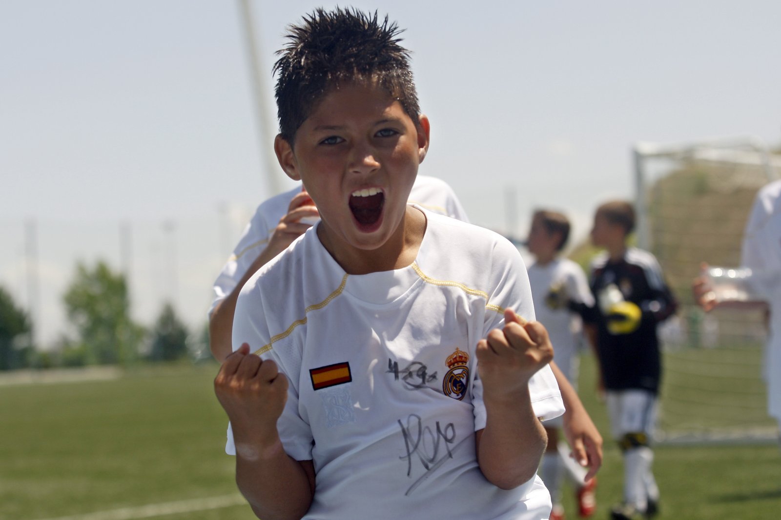 Официальный футбольный лагерь FUNDACIÓN REAL MADRID CLINIC