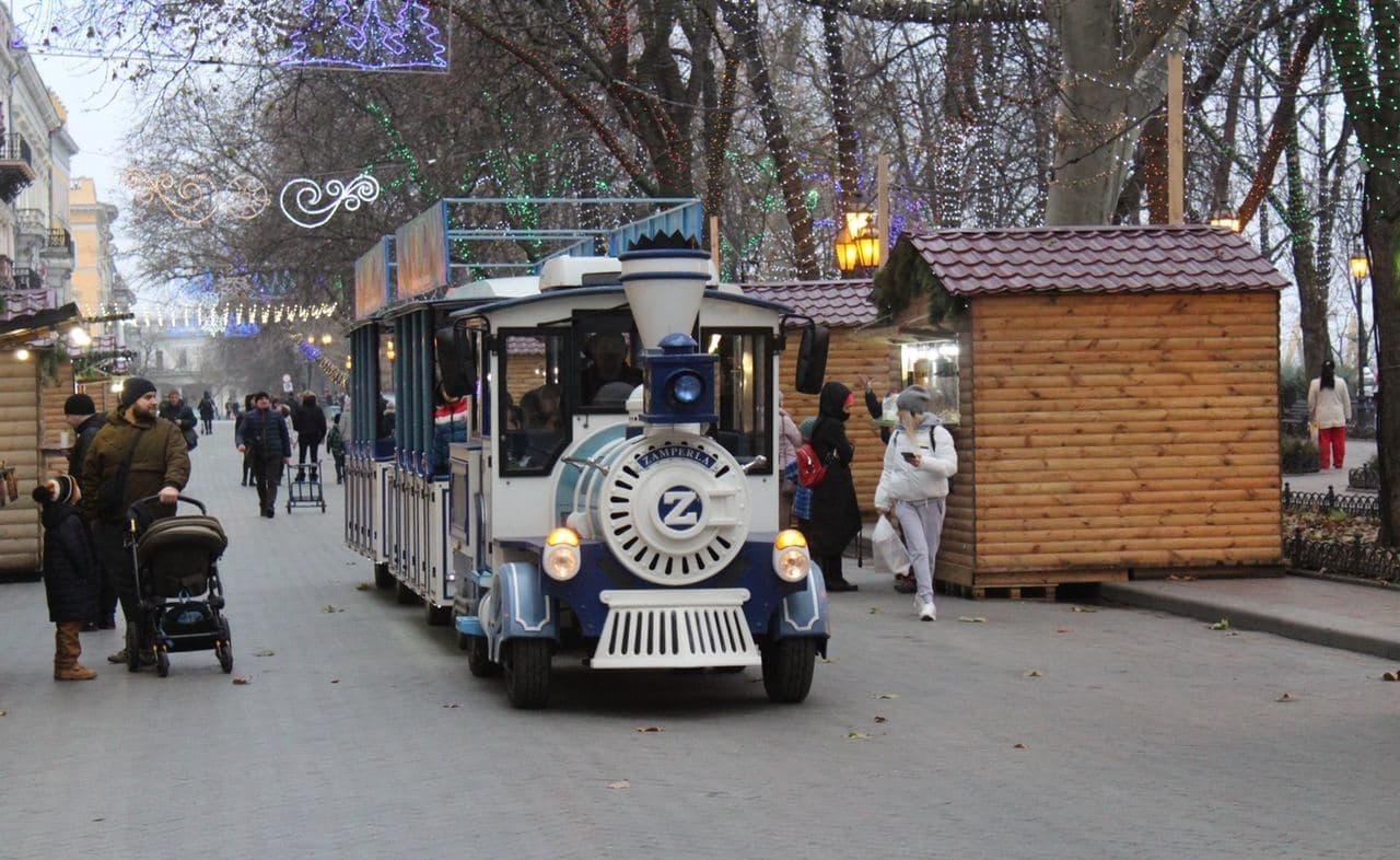 Новогодний паровозик на Приморском бульваре 🚊 0 (0)