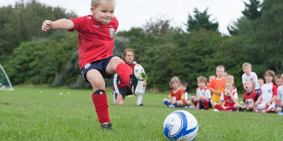 ТРЕНИРОВКА ПО ФУТБОЛЬНЫМ ТРЮКАМ⚽️ 0 (0)