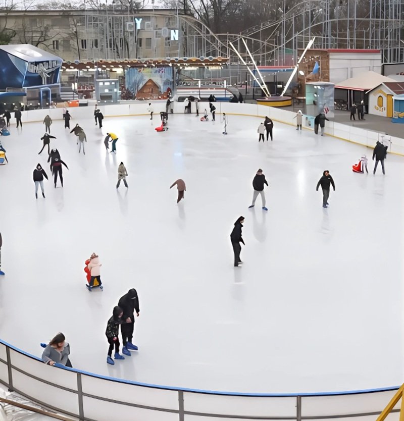 Каток в Лунапарке 0 (0)